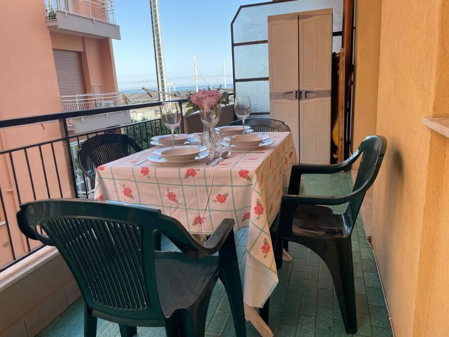 Bellavista-Bilocale-Loano Apartman Kültér fotó